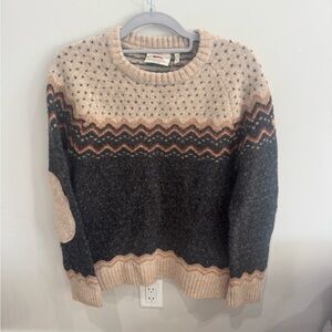 Fjällräven Beige and Gray men’s sweater! Very warm and comfortable size medium🧸